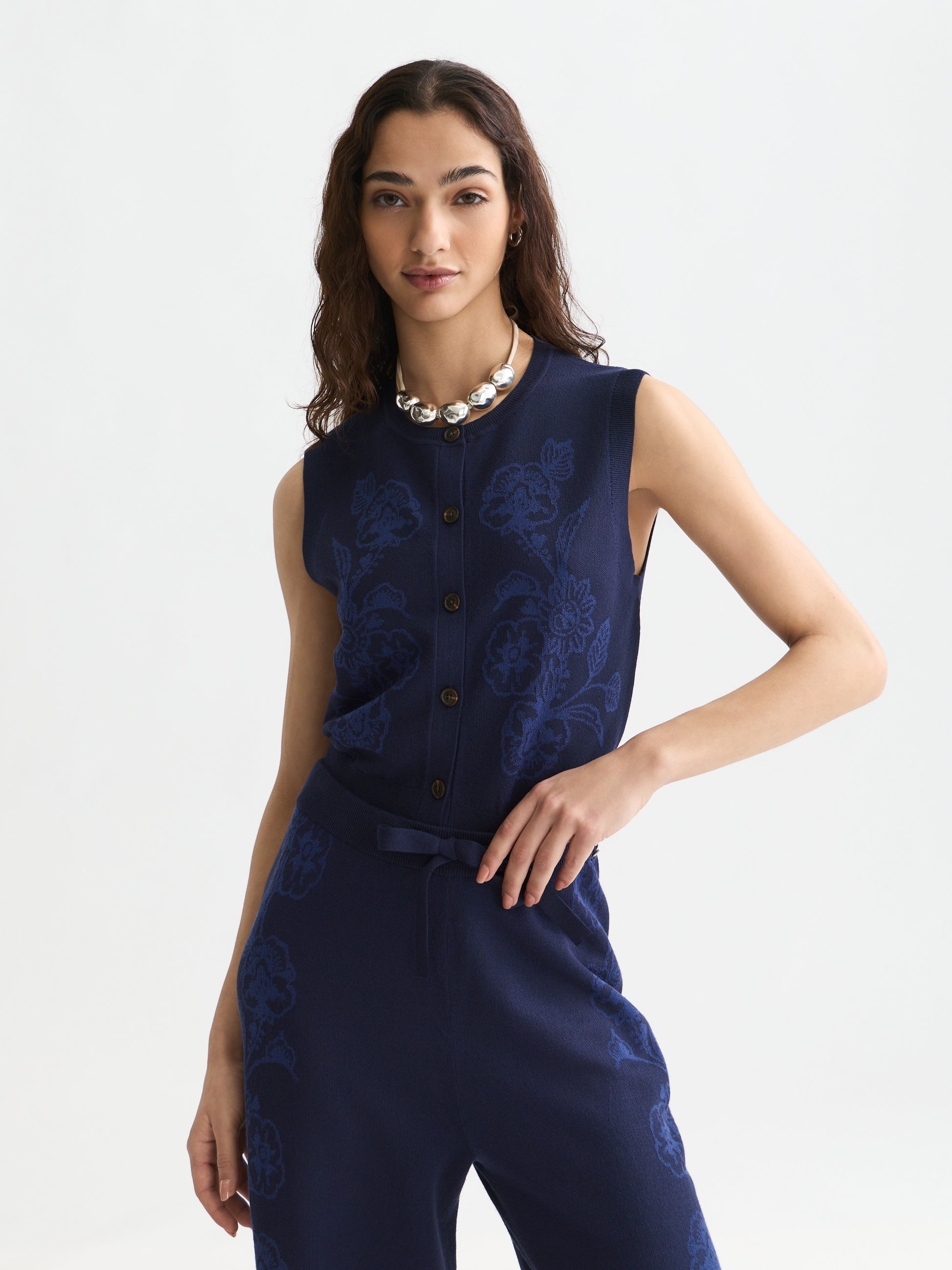 Black ווסט לנשים Jacquard Knitted SCOTCH & SODA