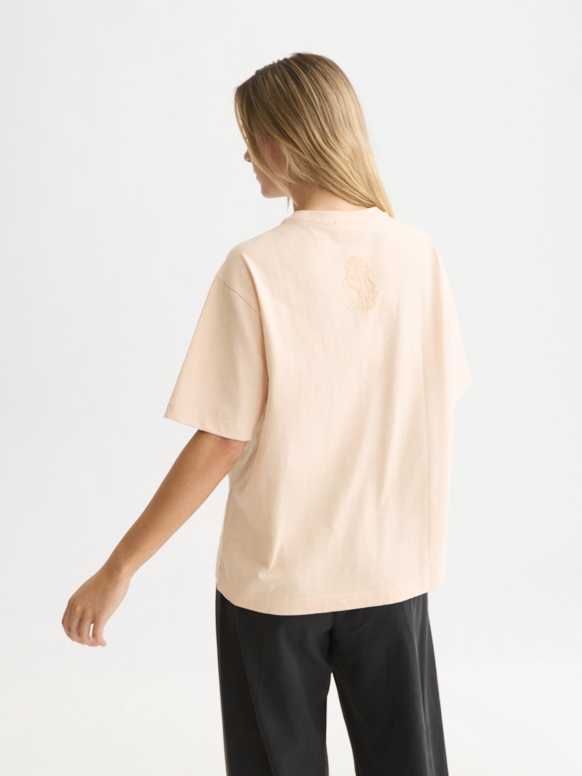 Lavender טי שירט קצרה לנשים Flock Artwork SCOTCH & SODA