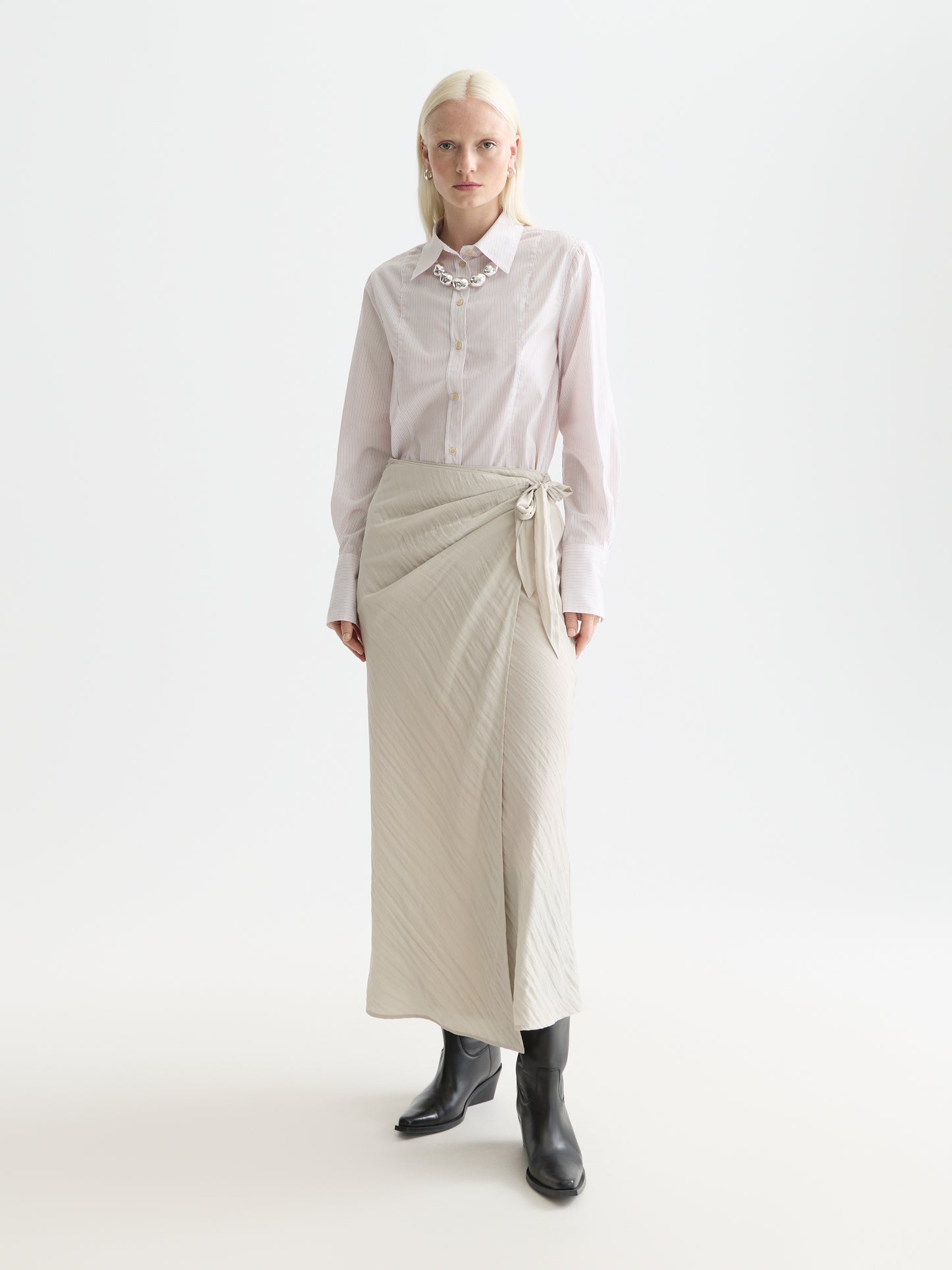 Dark Gray חולצה מכופתרת ארוכה לנשים Regular Fit Poplin Shirt SCOTCH & SODA