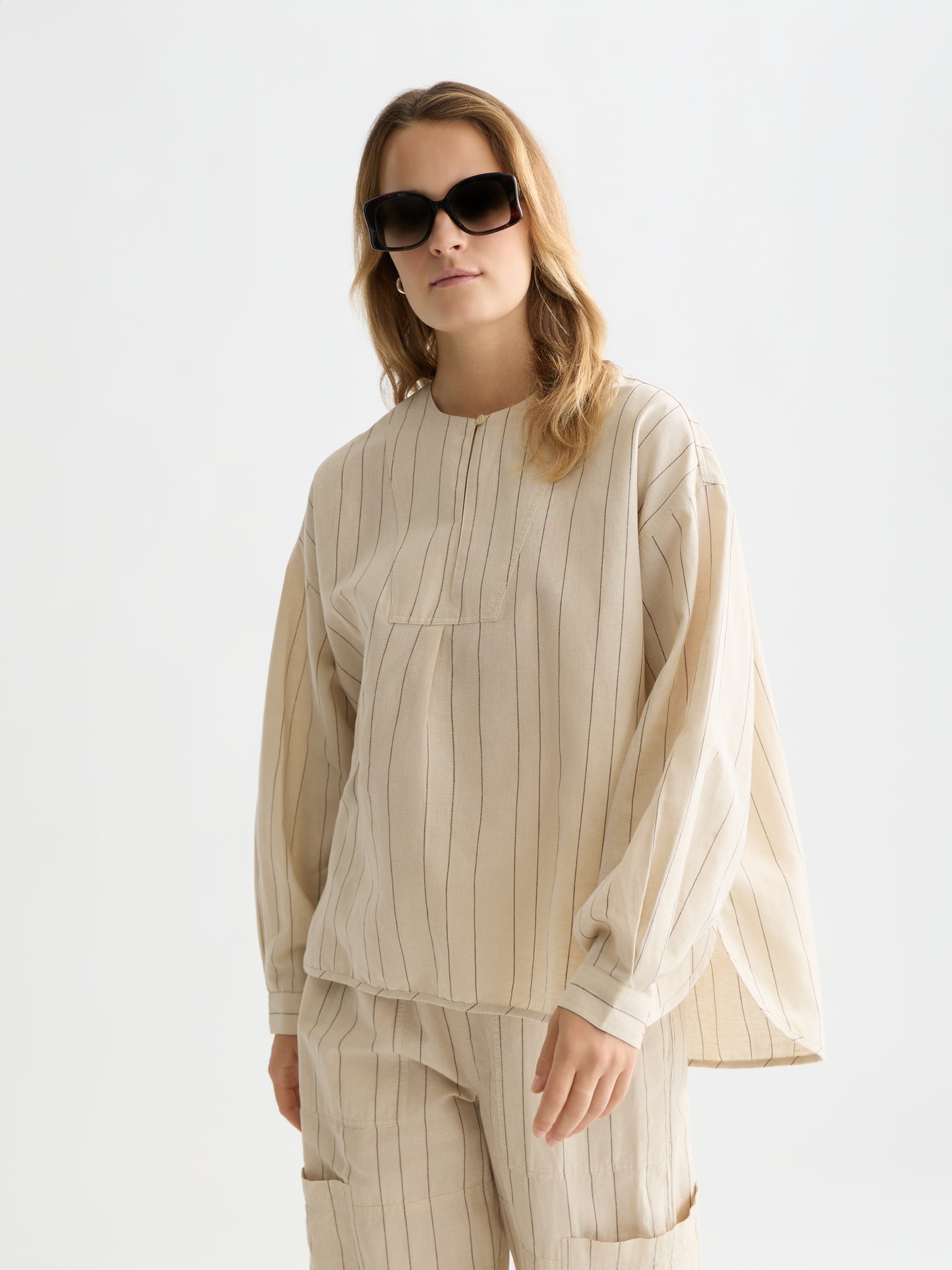 Rosy Brown חולצה ארוכה לנשים Linen Bib SCOTCH & SODA