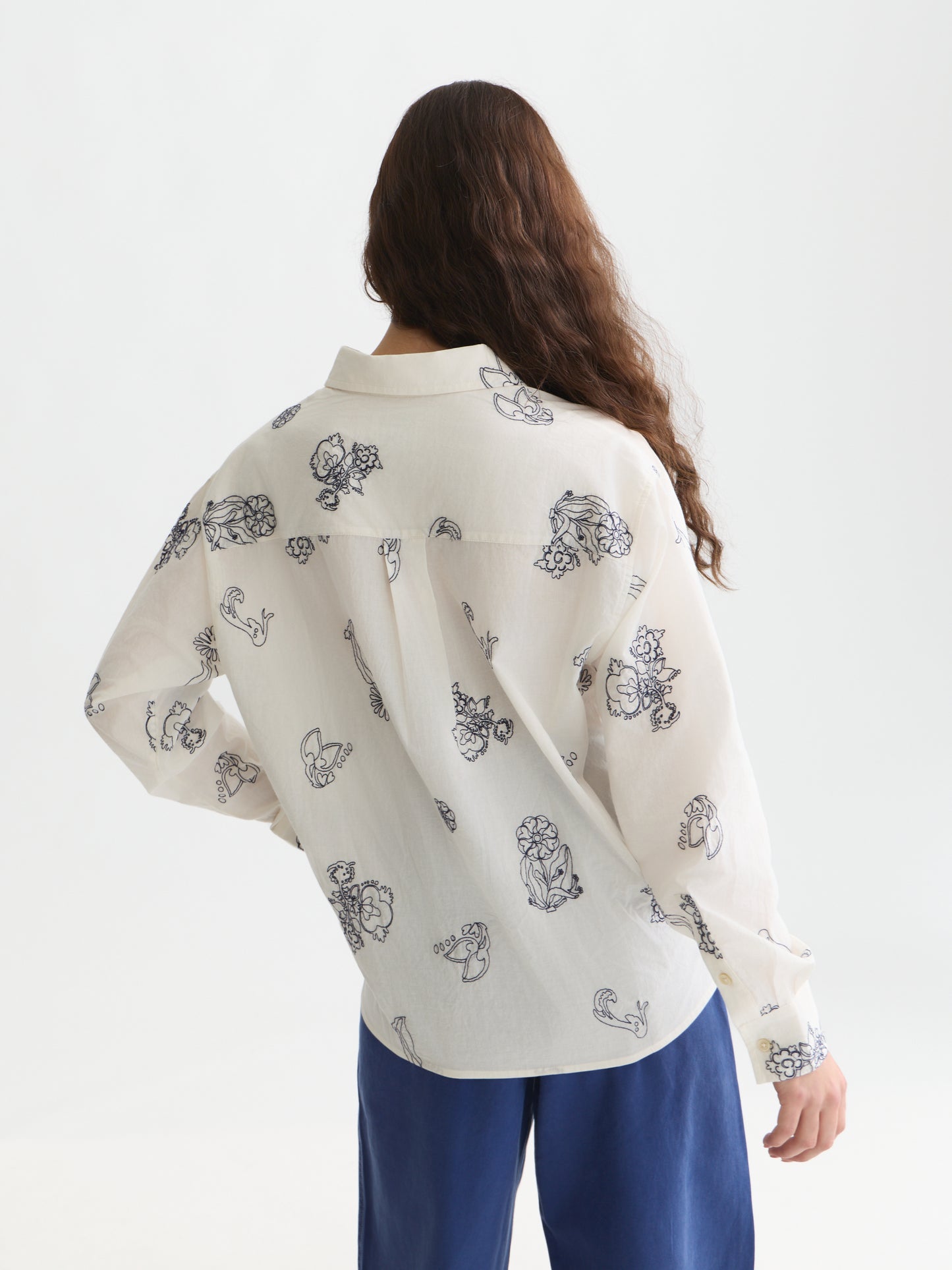 Lavender חולצה מכופתרת ארוכה לנשים Embroidered Relaxed SCOTCH & SODA