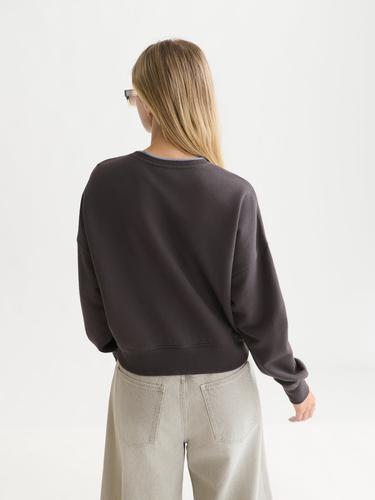 Lavender סווטשירט לנשים Chest Embroidery SCOTCH & SODA