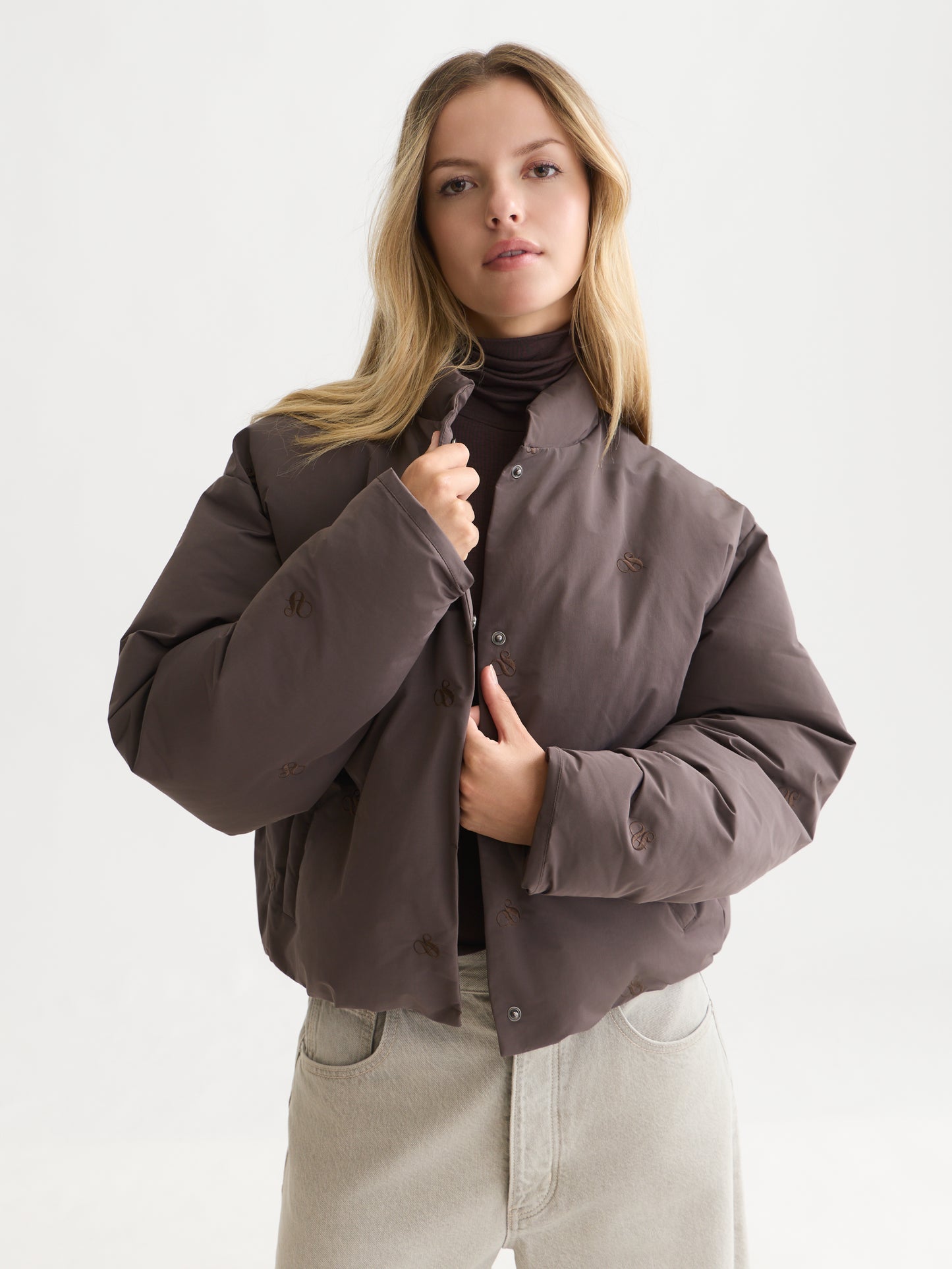 Lavender ג'קט לנשים Embroidered Short Puffer SCOTCH & SODA