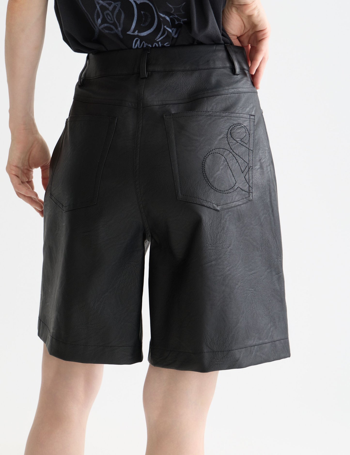 Black מכנסיים קצרים דמוי עור לנשים Faux Leather SCOTCH & SODA