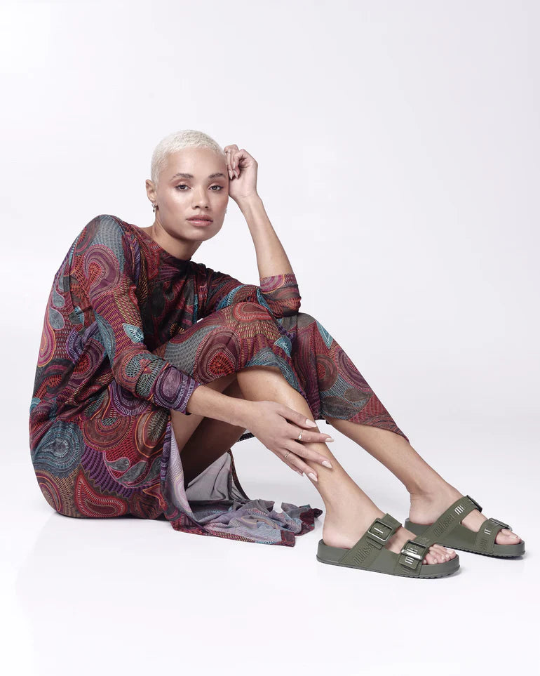 White Smoke כפכפים לנשים Cozy MELISSA