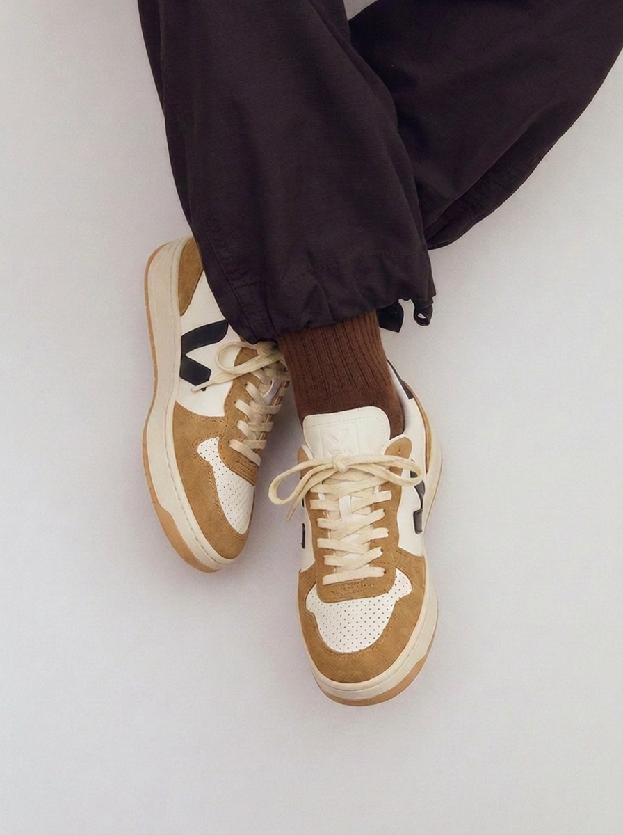 Light Gray סניקרס לגברים V-10 VEJA