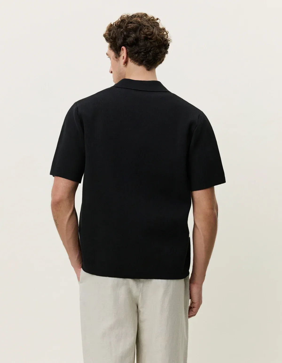 Black חולצה מכופתרת קצרה לגברים Goods Knitted SS Shirt LES DEUX