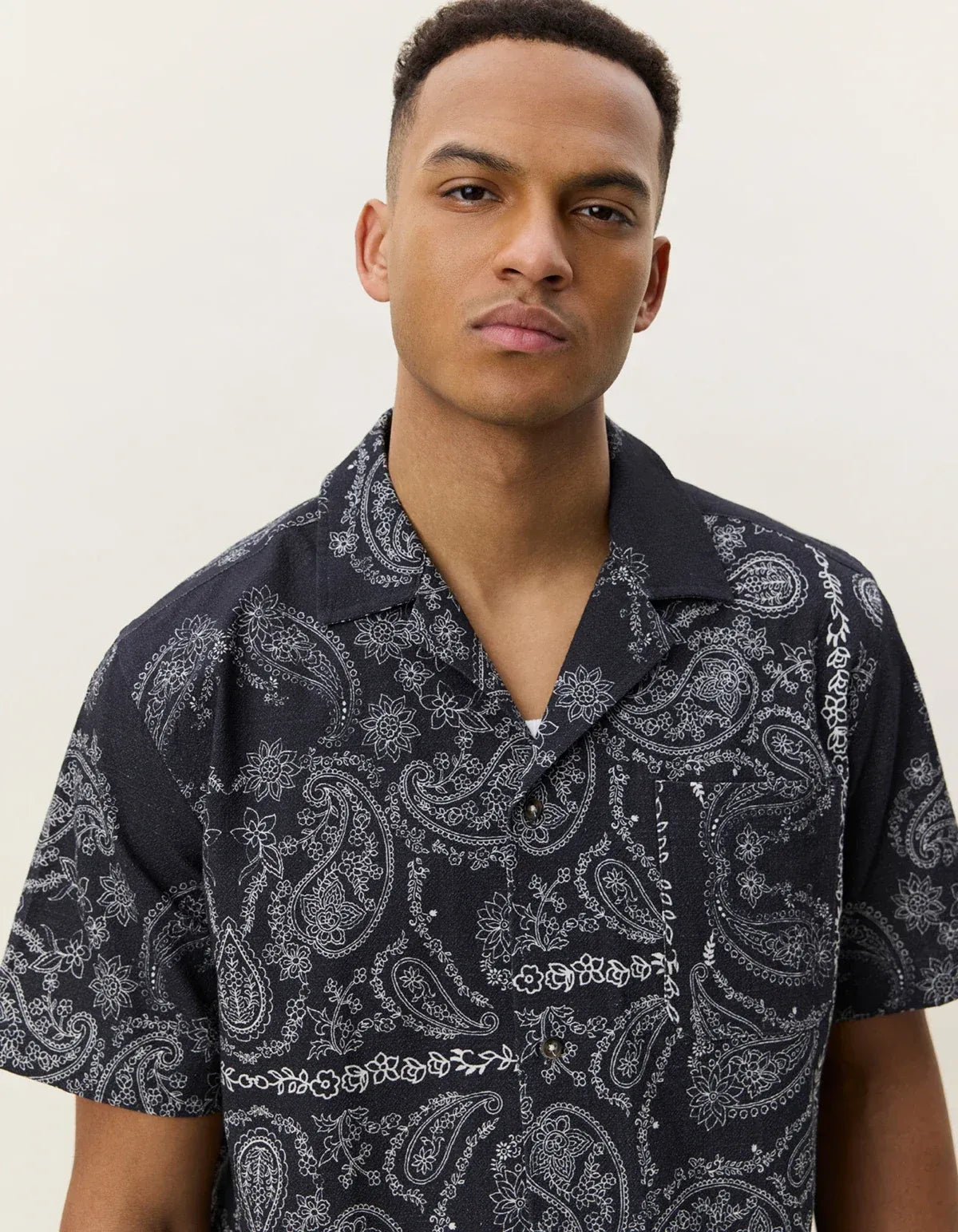 Lavender חולצה מכופתרת קצרה לגברים Paisley AOP SS Shirt LES DEUX