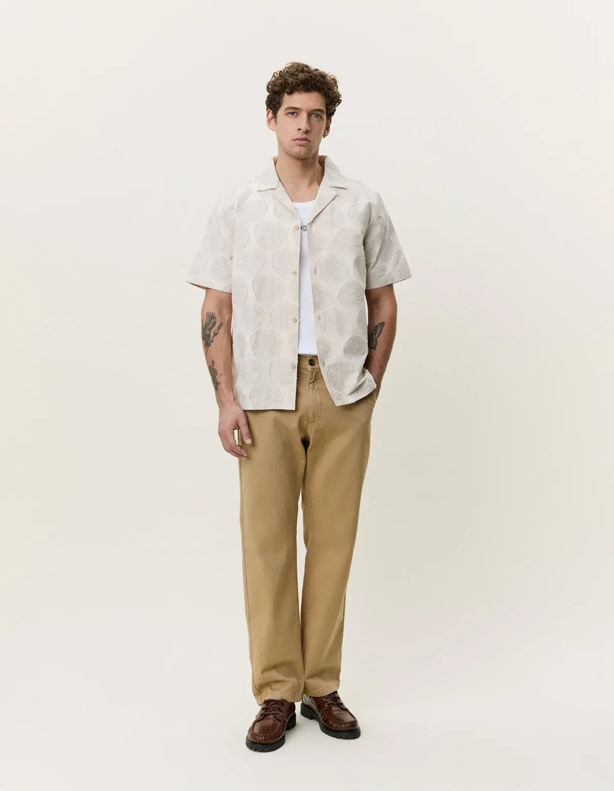 Antique White חולצה מכופתרת קצרה לגברים Dahlia Jacquard SS Shirt LES DEUX