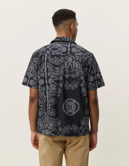 Lavender חולצה מכופתרת קצרה לגברים Paisley AOP SS Shirt LES DEUX