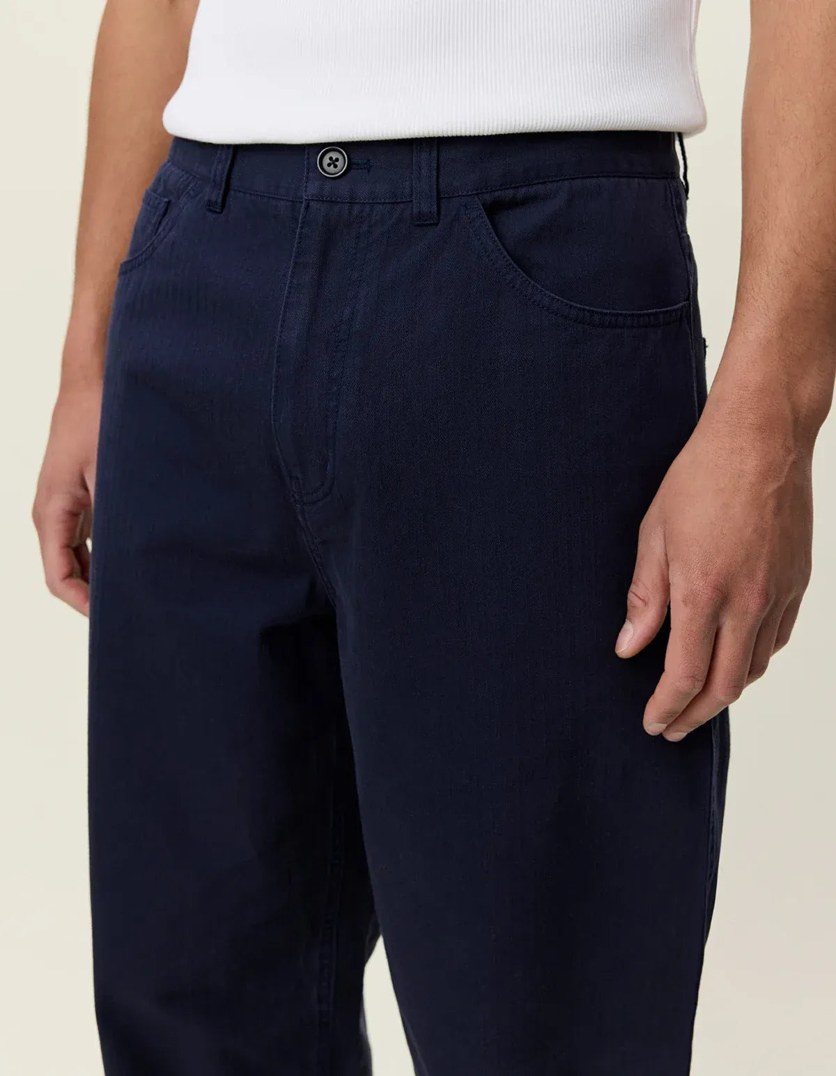 Black מכנסיים ארוכים לגברים Roi Carpenter Herringbone Pants LES DEUX
