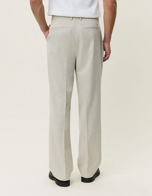 Antique White מכנסיים ארוכים לגברים Pleated Twill Suit Pants LES DEUX