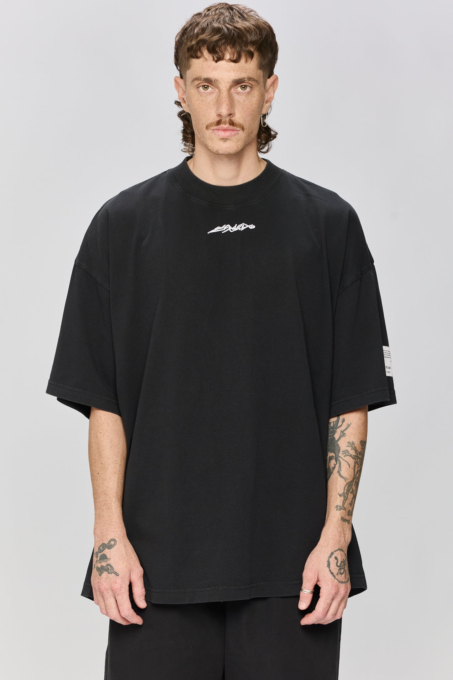 Light Gray טי שירט קצרה לנשים / גברים Atmos LAZY EYE PPL