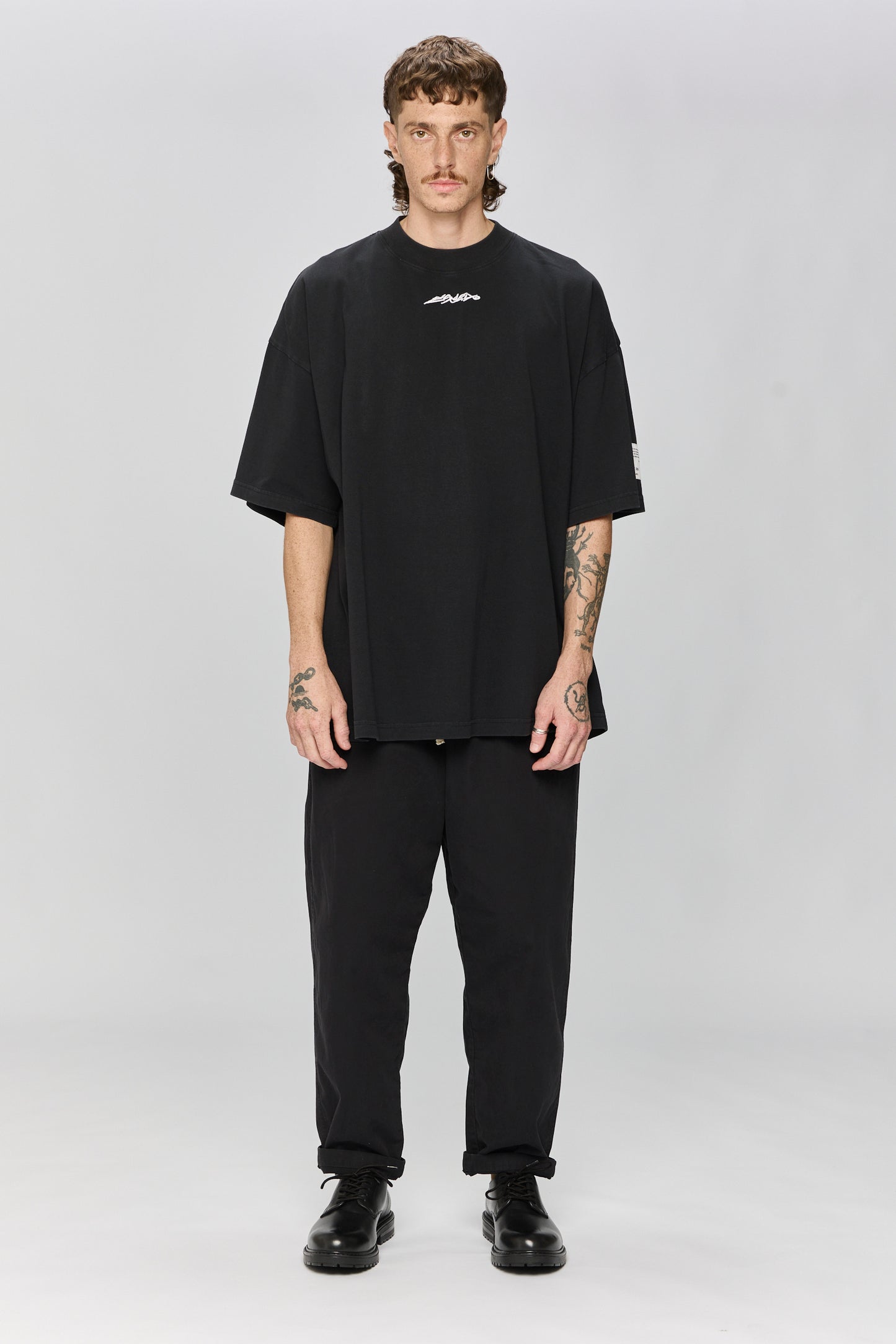 Light Gray טי שירט קצרה לנשים / גברים Atmos LAZY EYE PPL