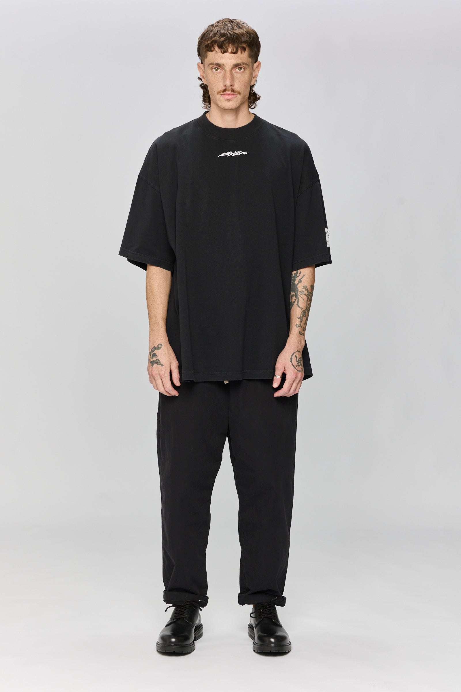 Light Gray טי שירט קצרה לנשים / גברים Atmos LAZY EYE PPL