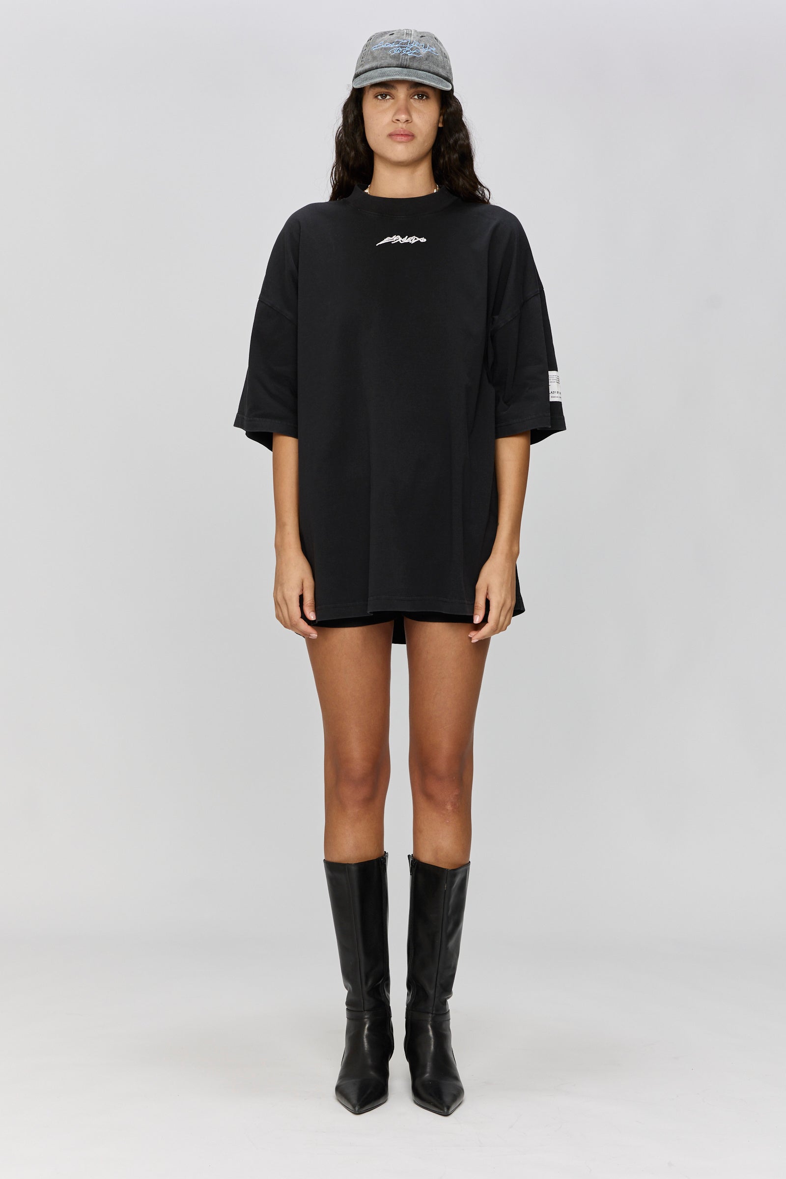 Light Gray טי שירט קצרה לנשים / גברים Atmos LAZY EYE PPL