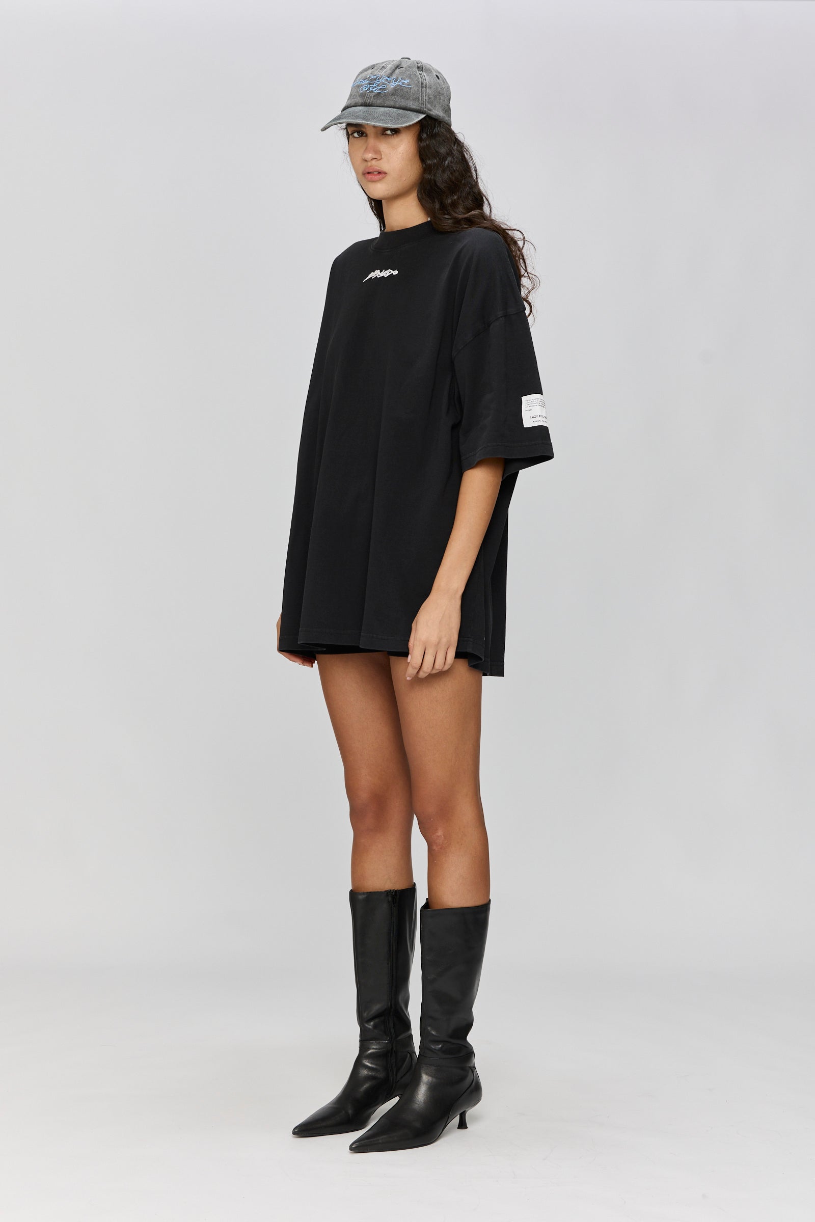 Light Gray טי שירט קצרה לנשים / גברים Atmos LAZY EYE PPL