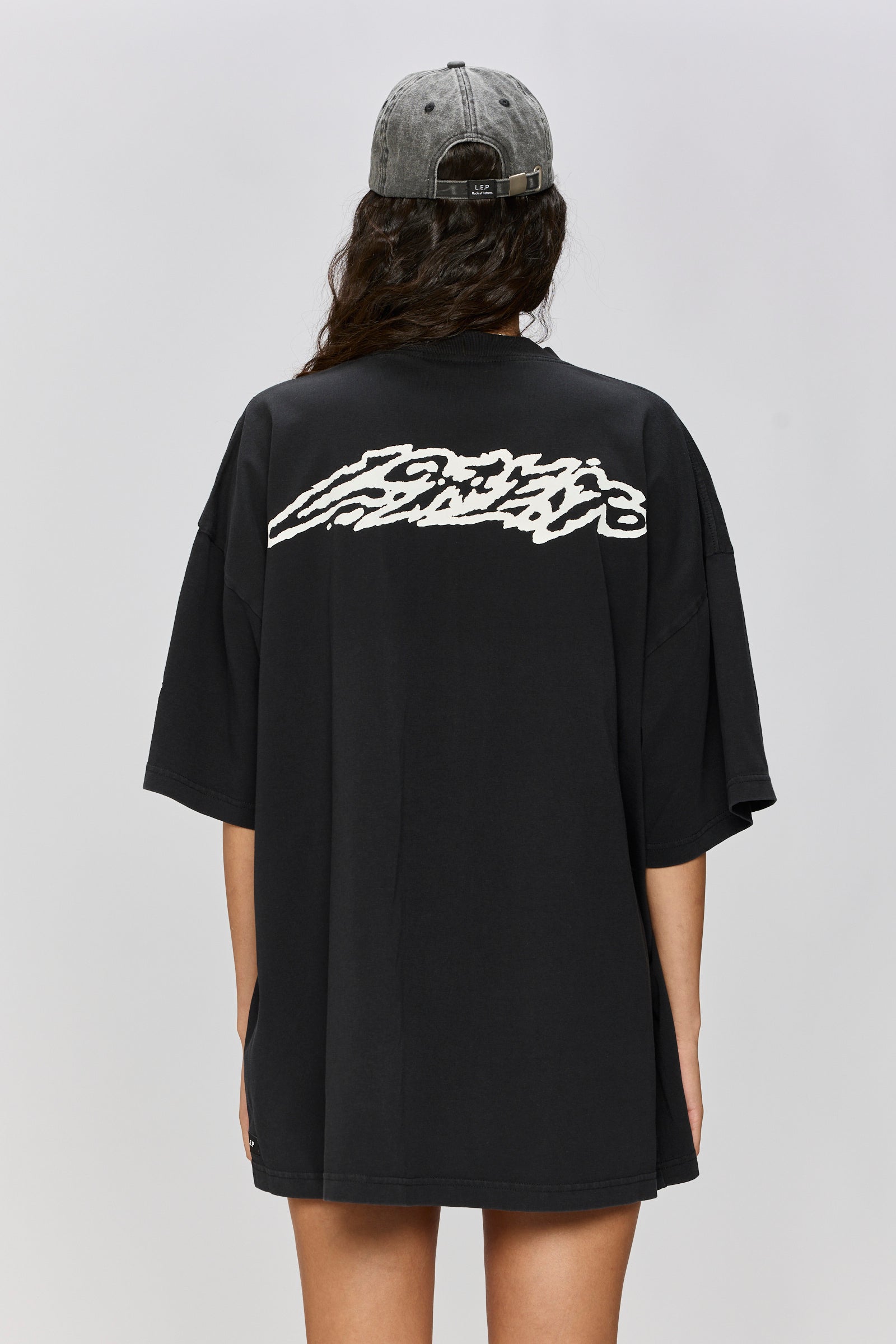 Light Gray טי שירט קצרה לנשים / גברים Atmos LAZY EYE PPL