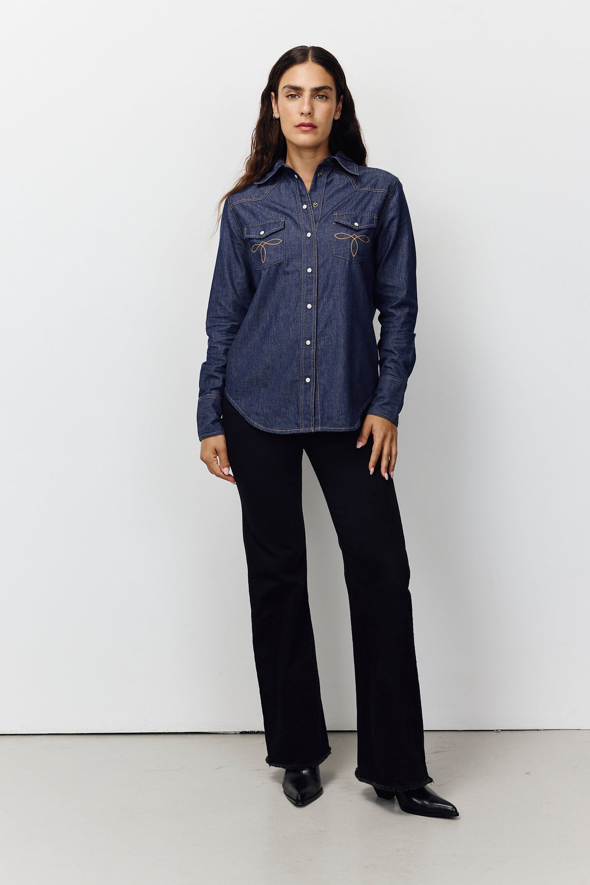 Lavender חולצת ג'ינס מכופתרת לנשים Denim Button Down PAPER