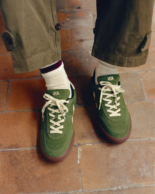 Dim Gray סניקרס זמש לגברים Veja Panenka VEJA