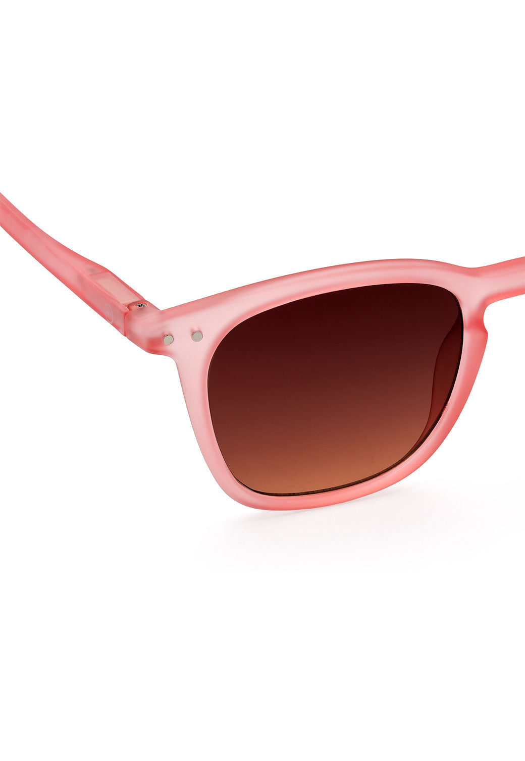Light Pink משקפי שמש עם עדשות דגרדה | דגם E IZIPIZI
