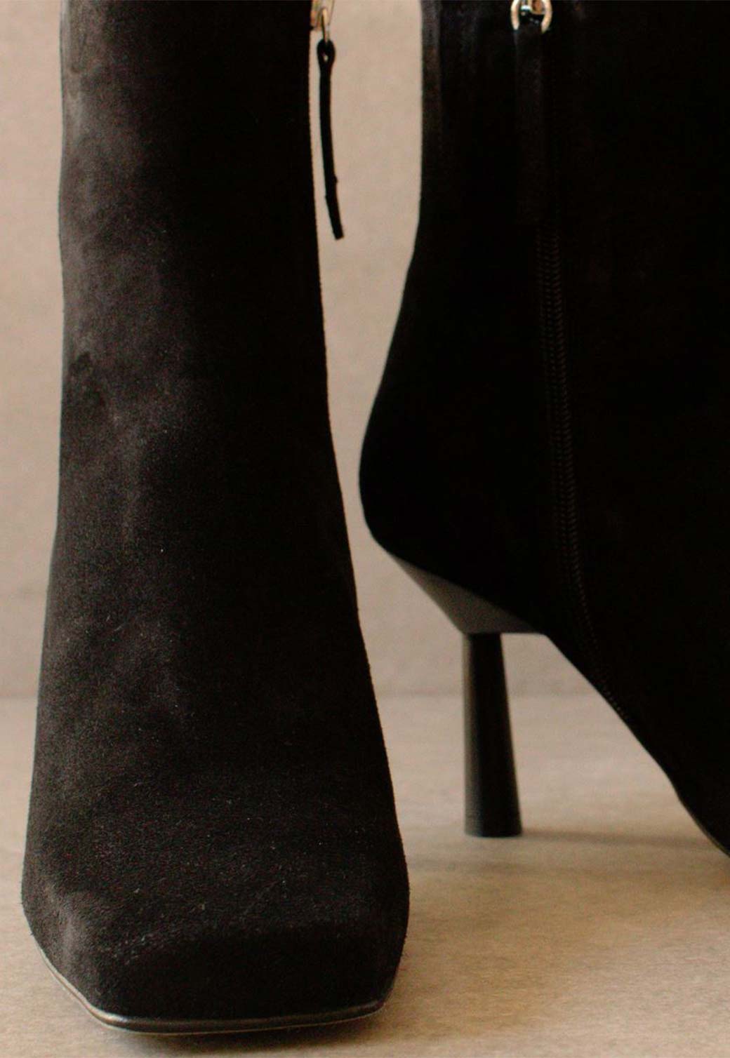 Black מגפיים עם עקב Frappe ALOHAS